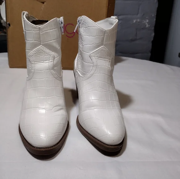 Sugar Tula Vegan Leather Snake Skin Pointed Toe Western Ankle Boots - Picture 10 of 16